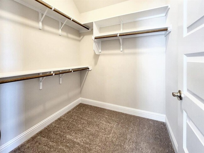 Building Photo - 601 C-Bar Ranch Trl