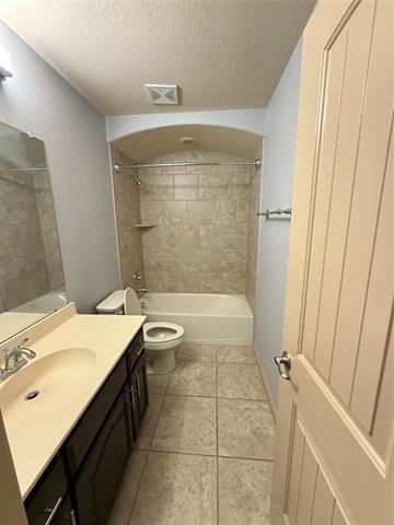 Building Photo - 213 Warbler Dr