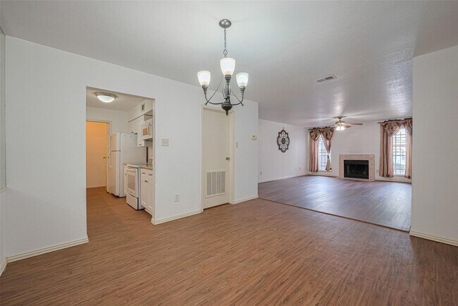 Building Photo - 6500 Sands Point Dr