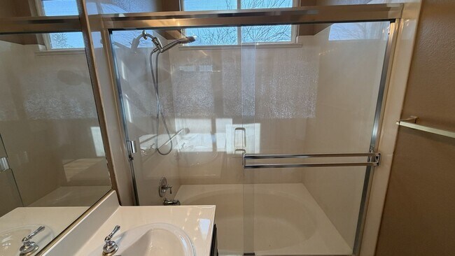 Building Photo - Single-Story Home for Lease – Manteca