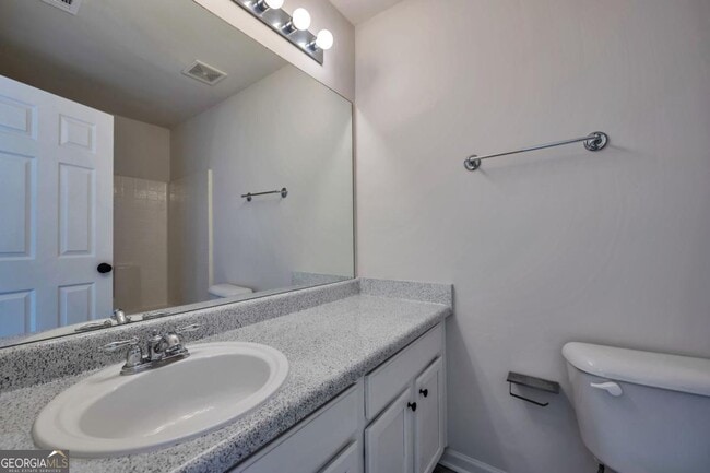 Building Photo - 6338 Hickory Ln Cir