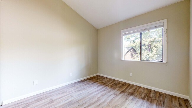 Building Photo - PURE Property Management Presents: Beautiful 3 Bedroom/2 Bath in Santa Rosa!