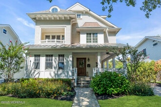 Building Photo - 420 Tuttle Ave