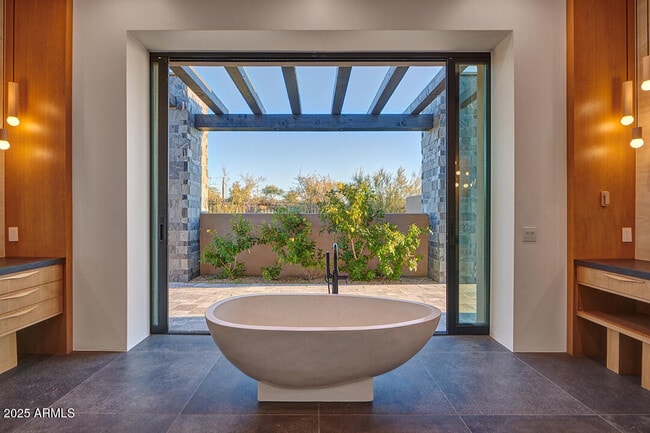 Building Photo - 10249 E Joy Ranch Rd