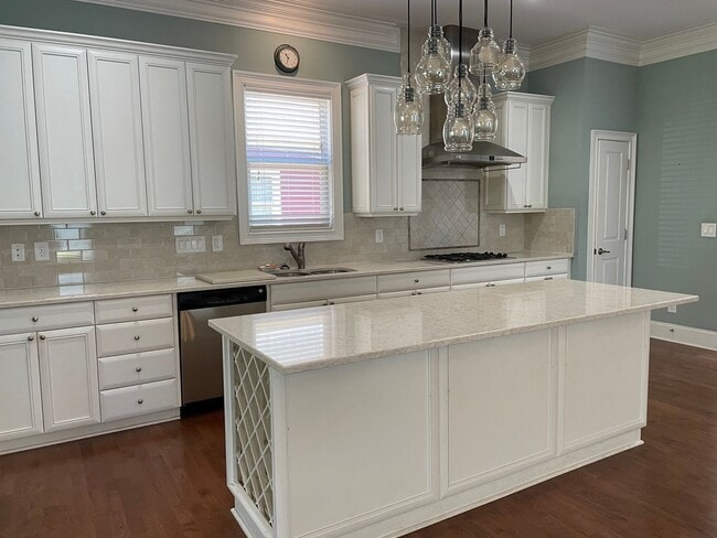 Building Photo - Fabulous Three Bedroom Home in Antiquity