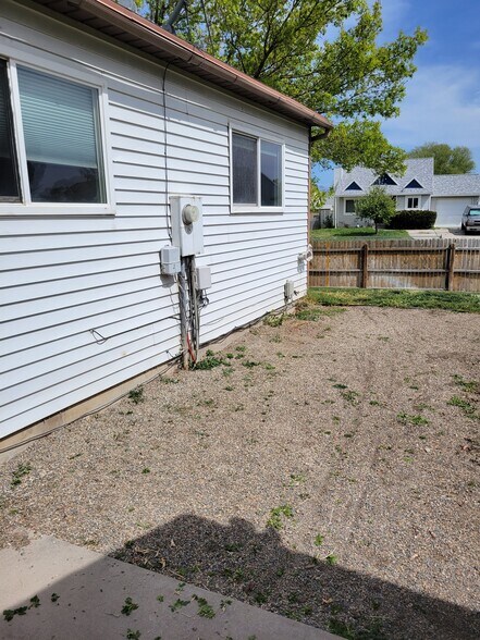 Building Photo - 8095 Twain Cir