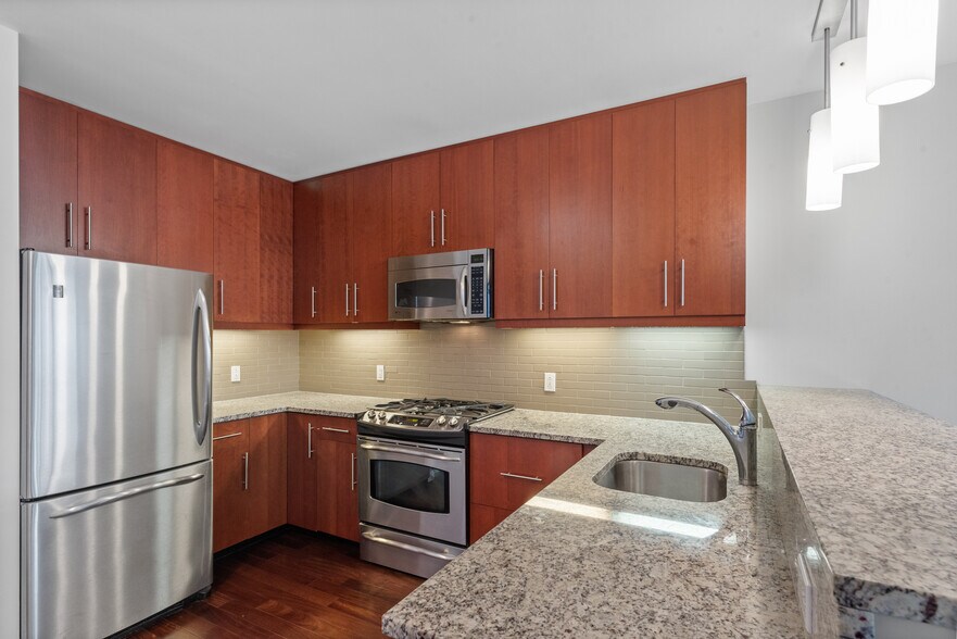 Building Photo - 1425 Locust St