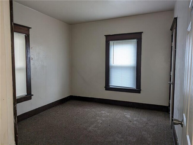 Building Photo - 880 Addison St