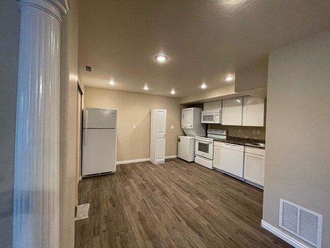 Building Photo - 279 Springridge Dr
