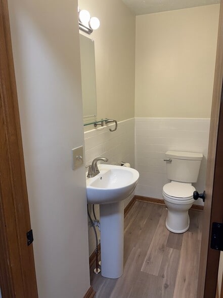 Building Photo - 1812 2nd St