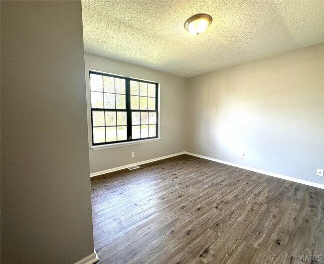 Building Photo - 10063 Northgate Dr