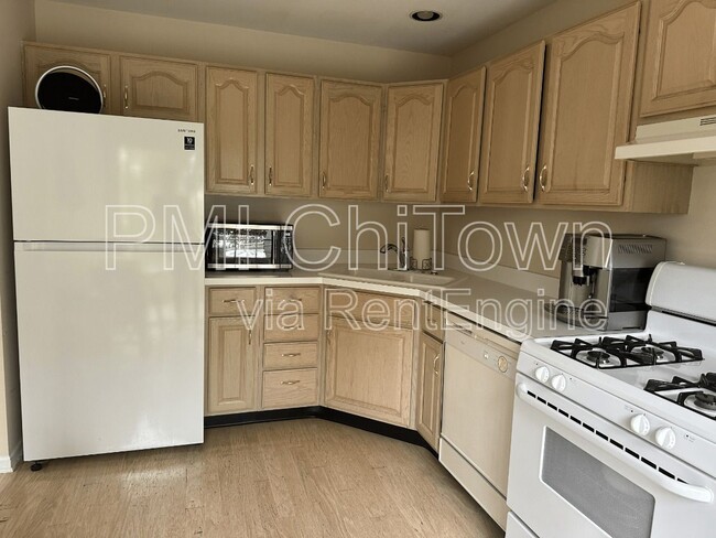 Building Photo - 232 Hawk Ct