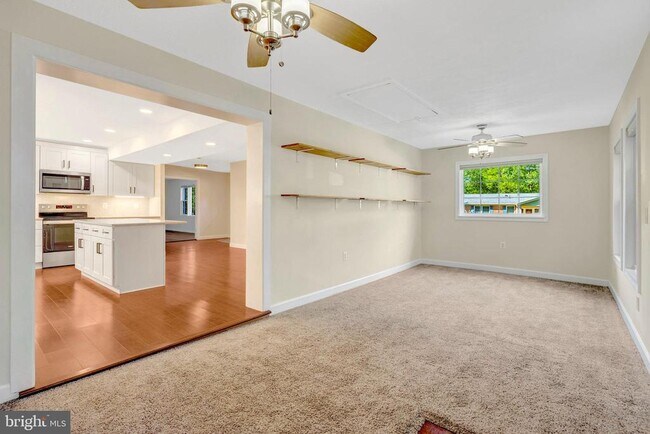 Building Photo - 6805 Reynard Dr