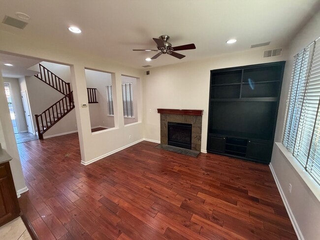 Building Photo - San Ramon's Lovely Windemere, Canadora Two Story Home 3 Br. + Loft, 2.5 Ba.