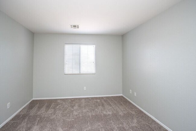 Building Photo - Welcome to this beautiful 4 bedroom, 3 bathroom home in San Tan Valley, AZ.