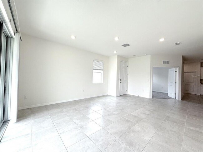 Building Photo - 4730 NW 39th St Rd