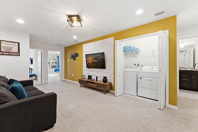 Building Photo - 2440 Dubai St