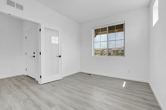 Building Photo - $3,425.00, 4 Beds, 2.5 Baths, Single Famil...