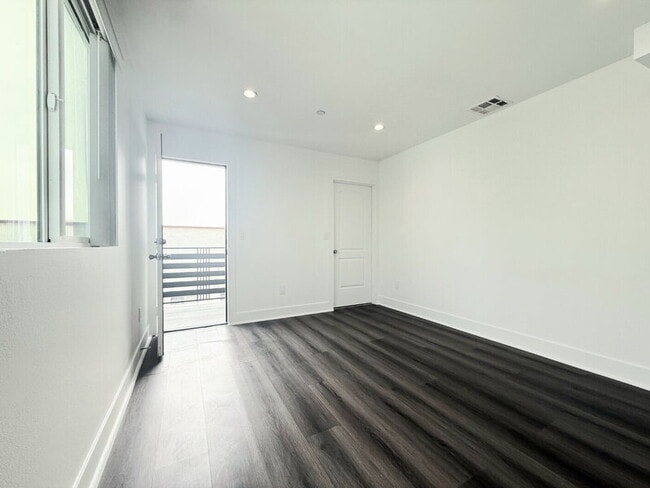 Building Photo - 2853 Cincinnati St