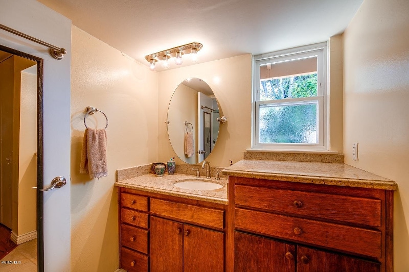 Building Photo - 2251 Markham Ave