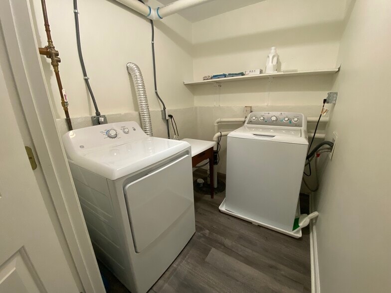 Laundry room - 1267 Wynford Colony SW