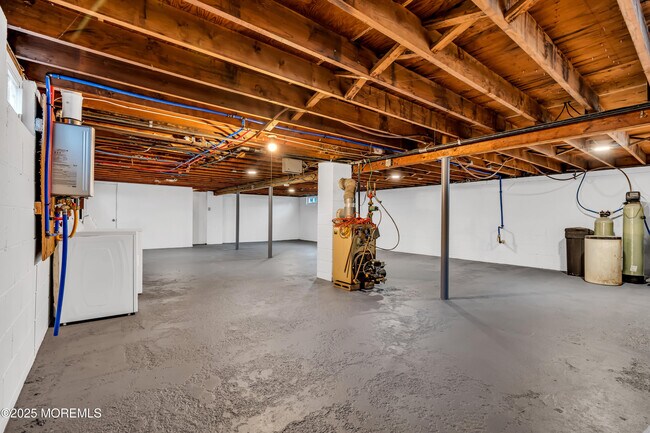 Building Photo - 1230 Dove St