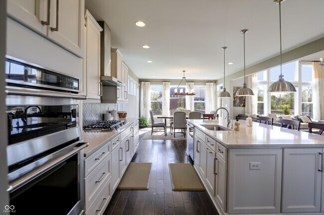 Building Photo - 14375 Trahan Dr