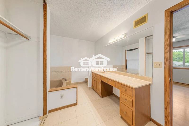 Building Photo - 7080 Quail Cir