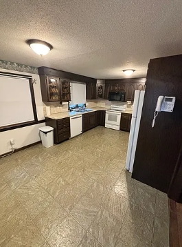 Building Photo - 683 Station Rd