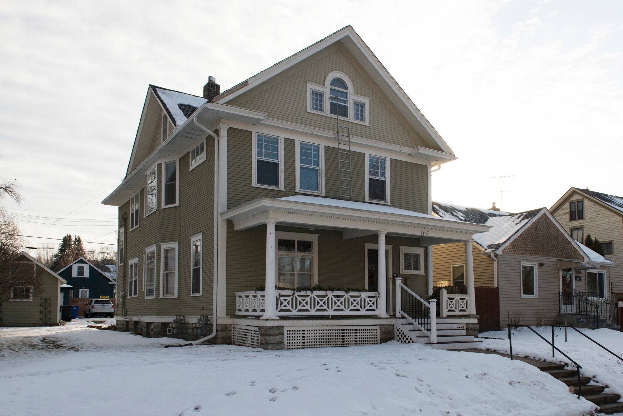 Building Photo - 164 Congress St W