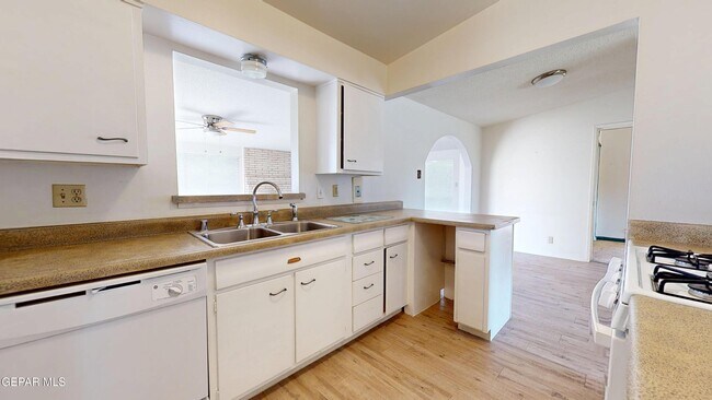 Building Photo - 4553 Skylark Way