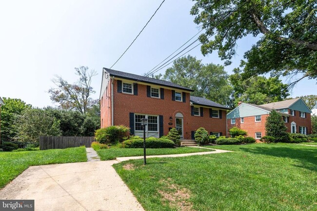 Building Photo - 9902 Holmhurst Rd