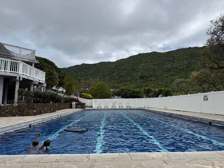 Pool - 1070 Awawamalu St