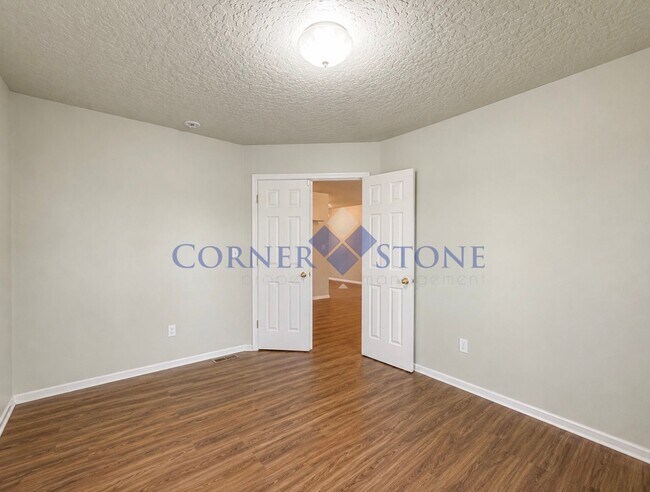 Building Photo - 907 Aspen Grove St