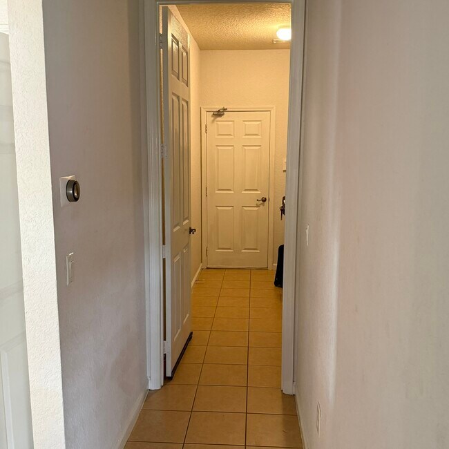 Building Photo - 2914 River Birch Dr