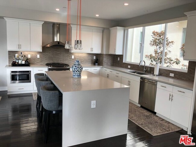 Building Photo - 12003 Emery Ln