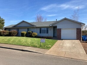 Building Photo - Two Bedroom Duplex in South Salem, Landscaping Included!