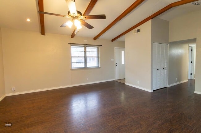 Building Photo - 4646 Sierra Madre Dr