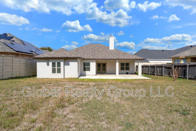 Building Photo - 2675 Fairwood Dr