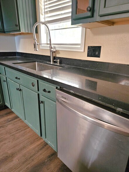 Building Photo - 1519 Indian Trl