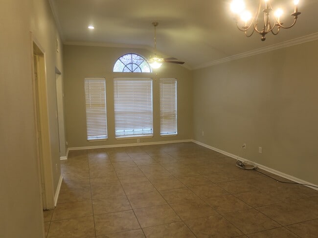 Building Photo - 1606 Quail Run