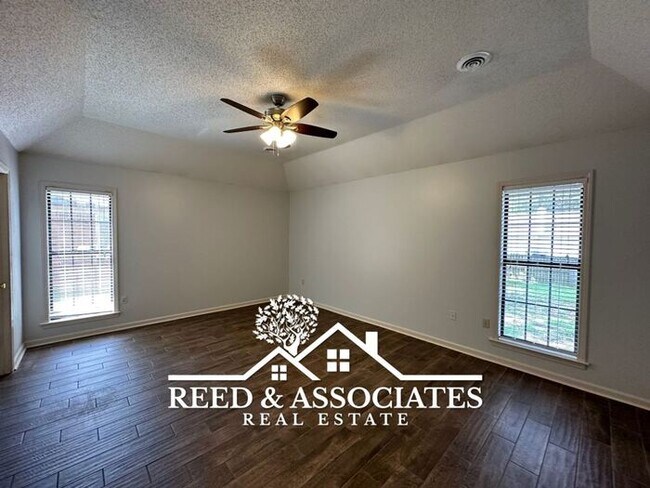 Building Photo - Renovated 3 Bedroom in Collierville!