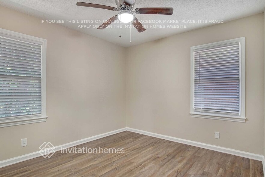 Building Photo - 1429 David Cir