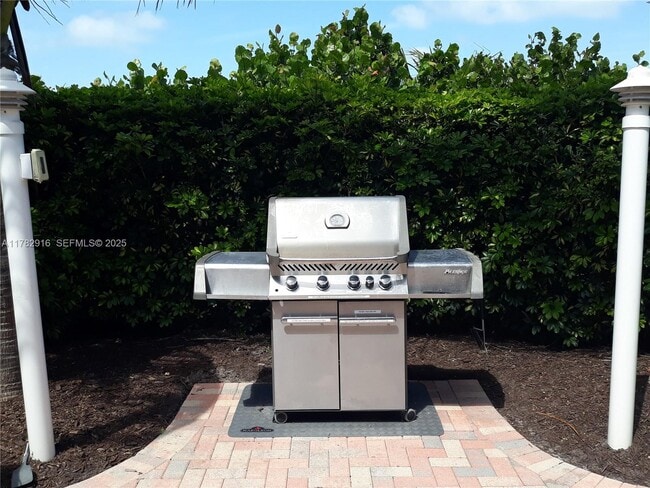 Building Photo - 3880 N Hwy A1A