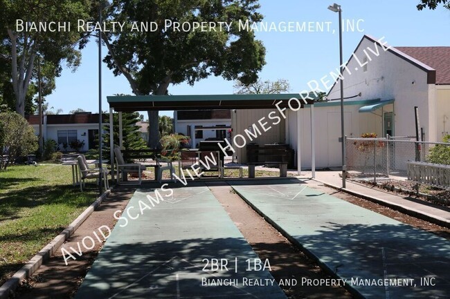 Building Photo - 13829 Mission Oaks Blvd
