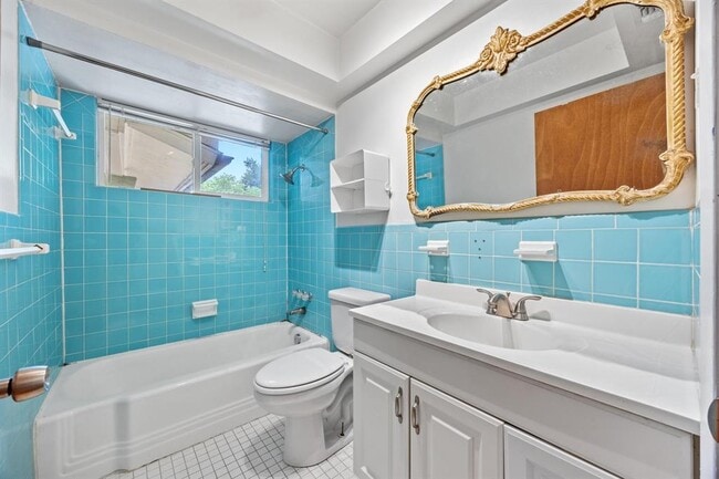 Building Photo - 4611 Lennox Dr