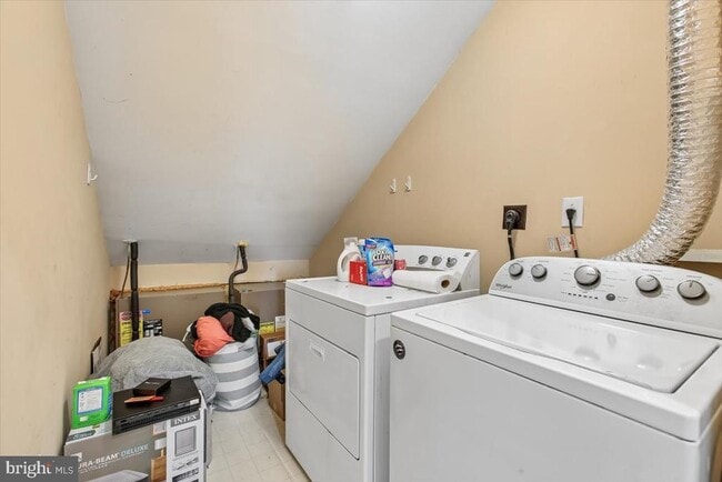 Building Photo - 1053 N Stuart St