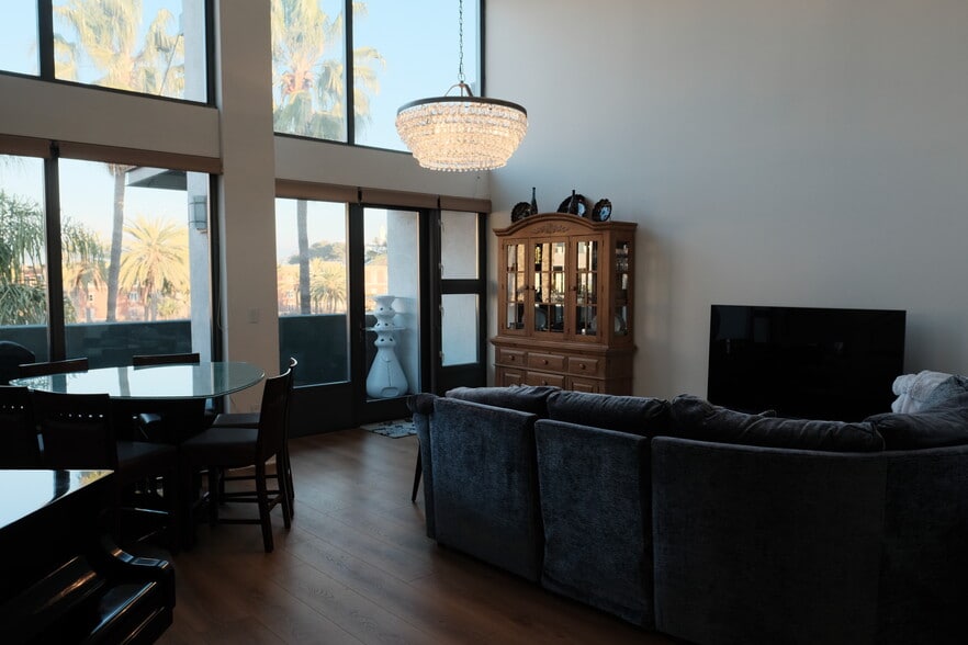 Building Photo - 13045 Pacific Promenade