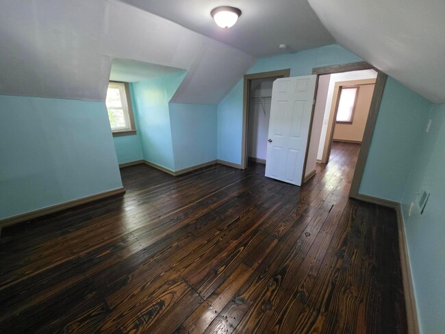 Building Photo - 1597 Koebel Rd