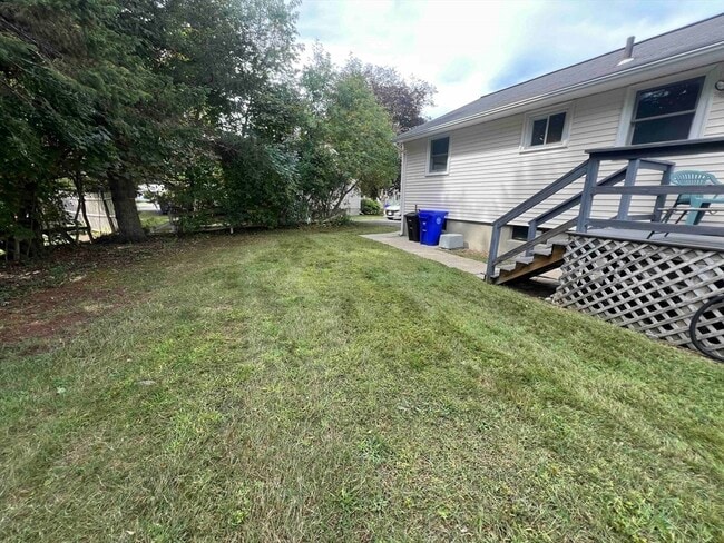 Building Photo - 12 Saran Ave